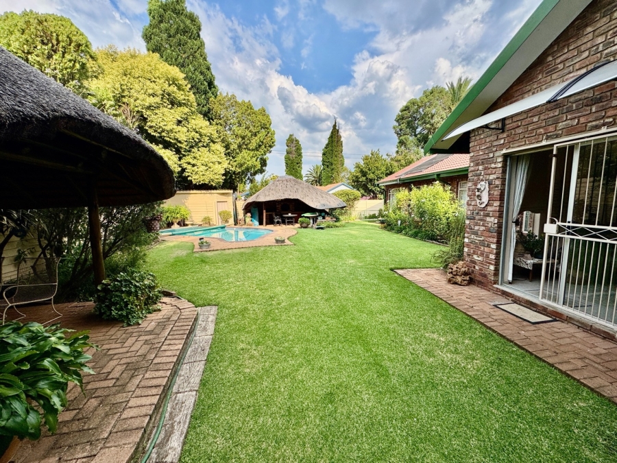 3 Bedroom Property for Sale in Kannoniers Park North West